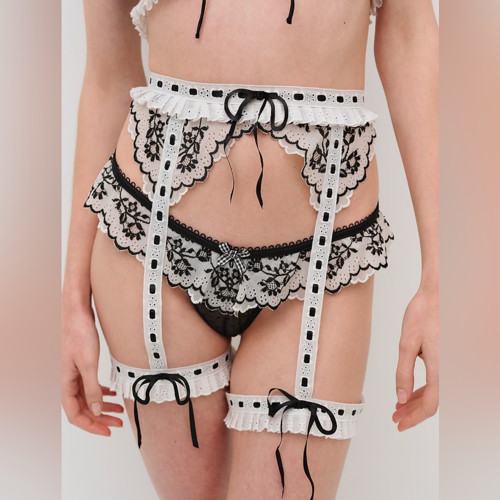 NWT For Love & Lemons "Rubee" Garter Belt w/Thigh Garters L